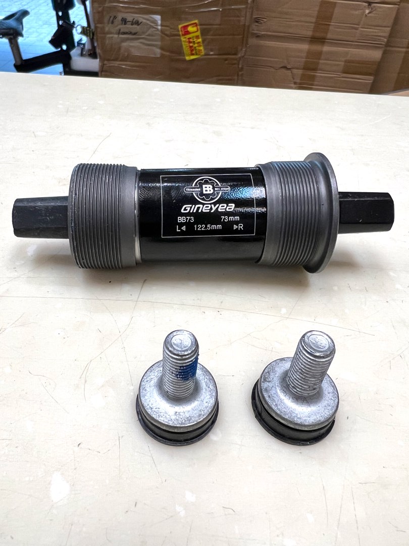 **Bottom Bracket GINEYEA 73*122.5mm Square Tapered Mountain Bike