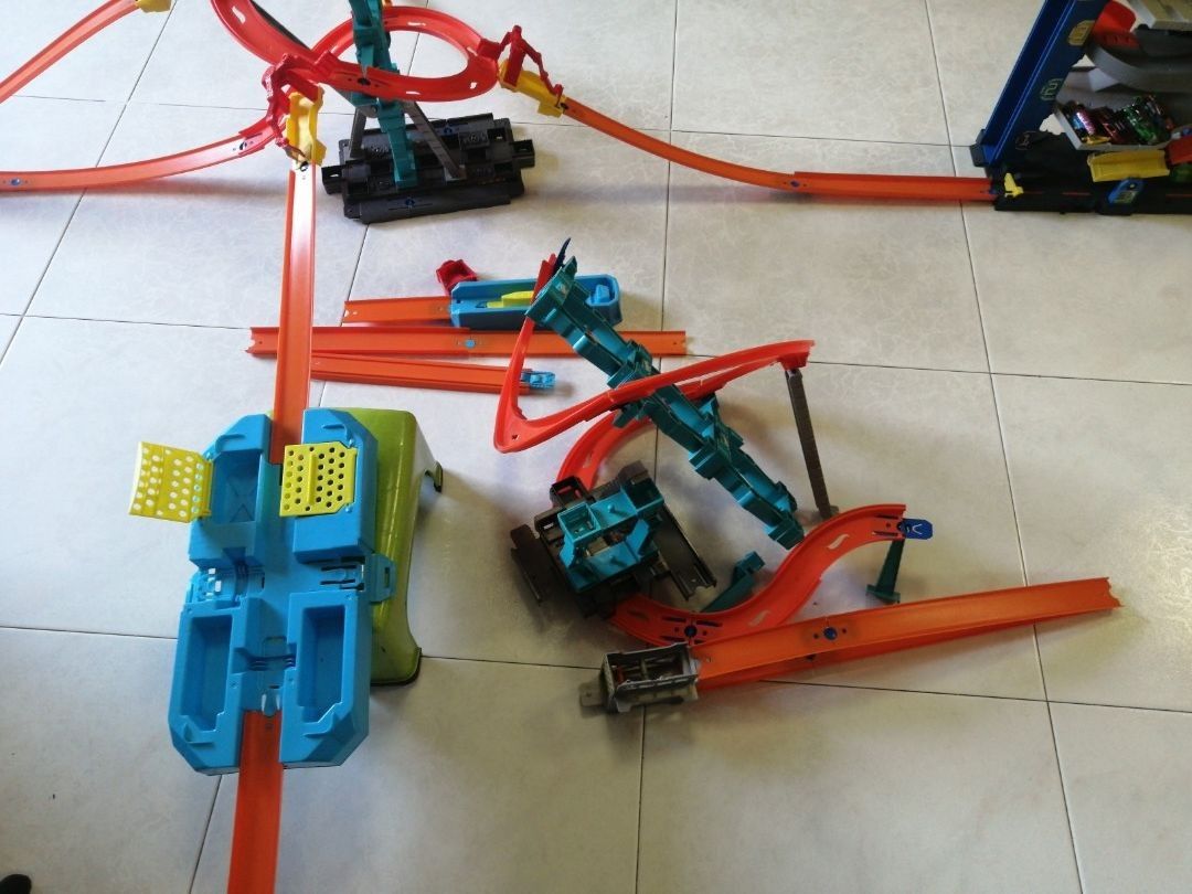 Bulk Hot wheels tracks 3 sets