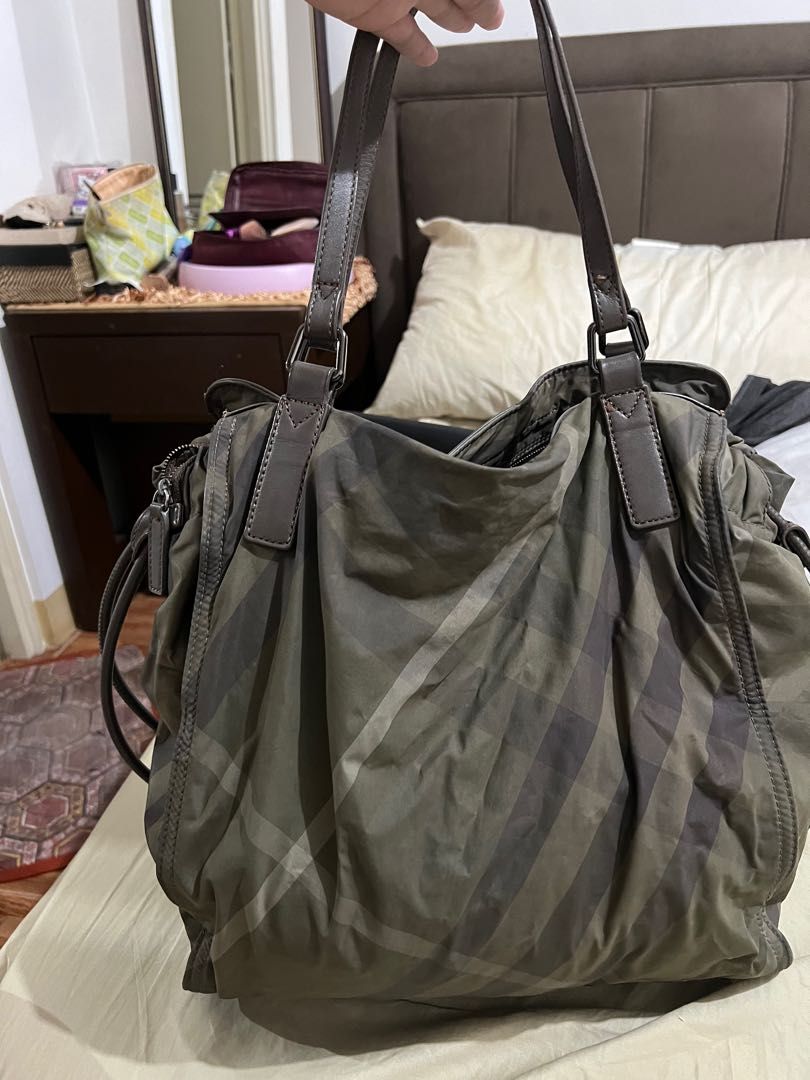 Burberry on sale nylon shopper