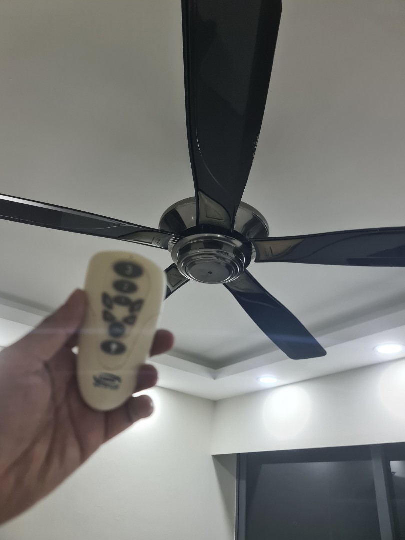Elmark 52 Ceiling Fan With Remote 2