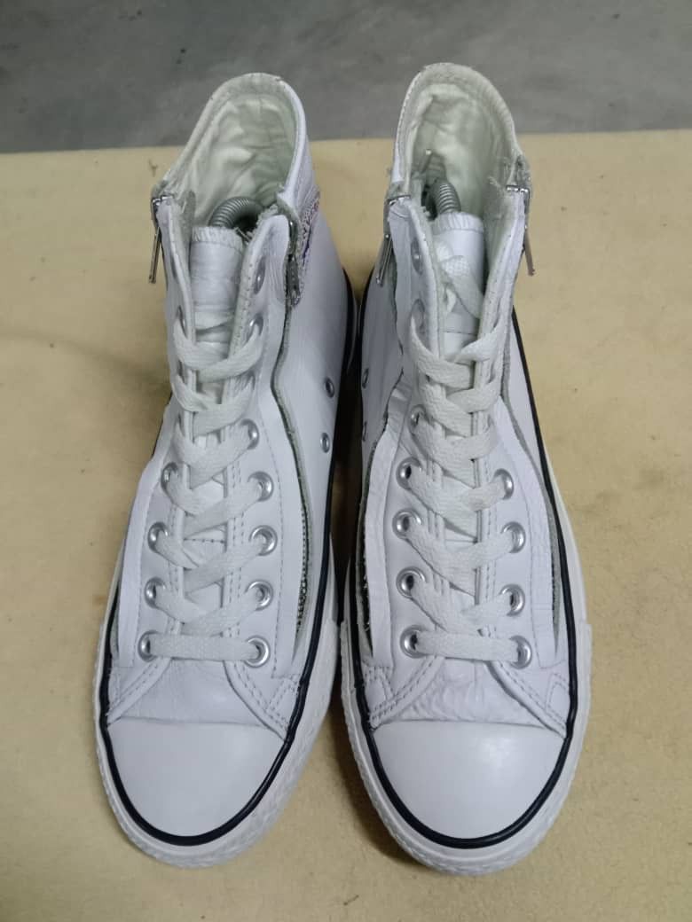 Converse leather zip Men s Fashion Footwear Sneakers on Carousell