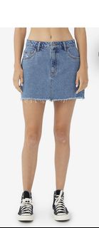 (Category: ) located in . Submitted by modelrunway (Listing ID 1228929152, Image 1). Description: .