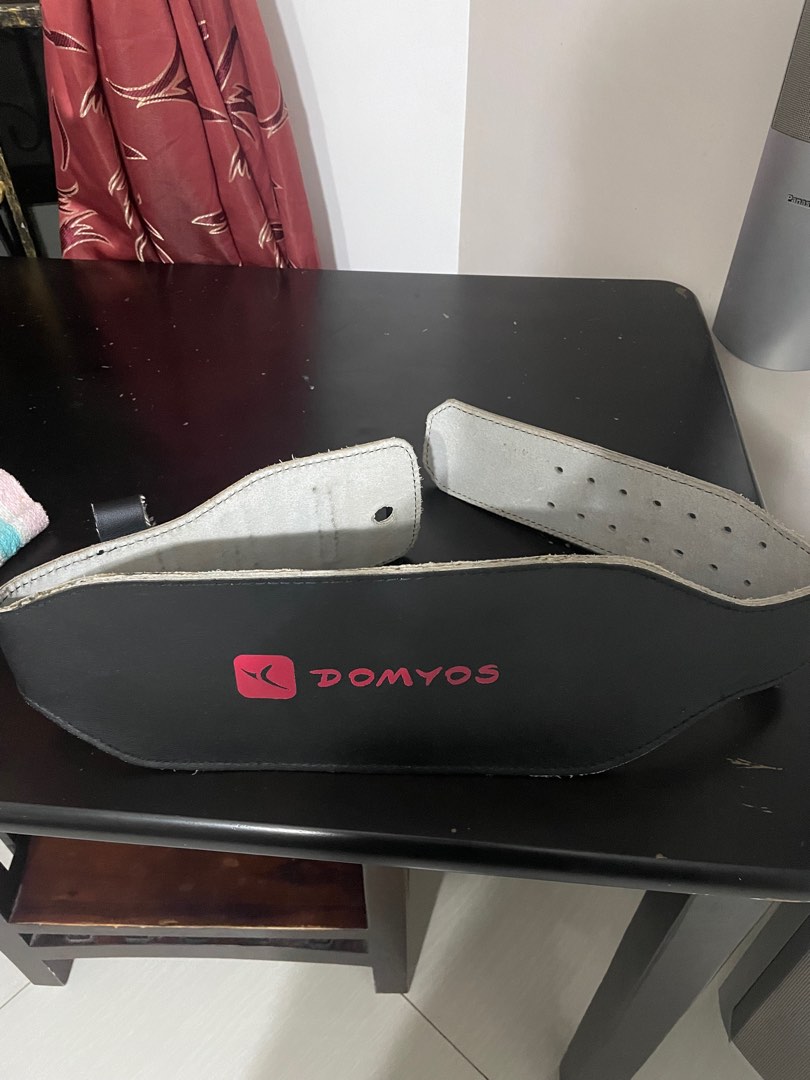 Decathlon weight training lumbar belt, Health & Nutrition, Braces