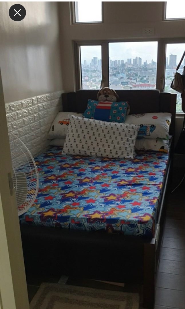 Double size bed with uratex mattress on Carousell