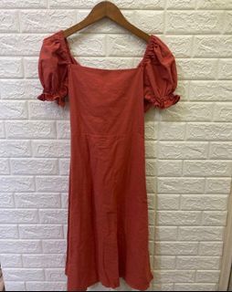 Dress merah