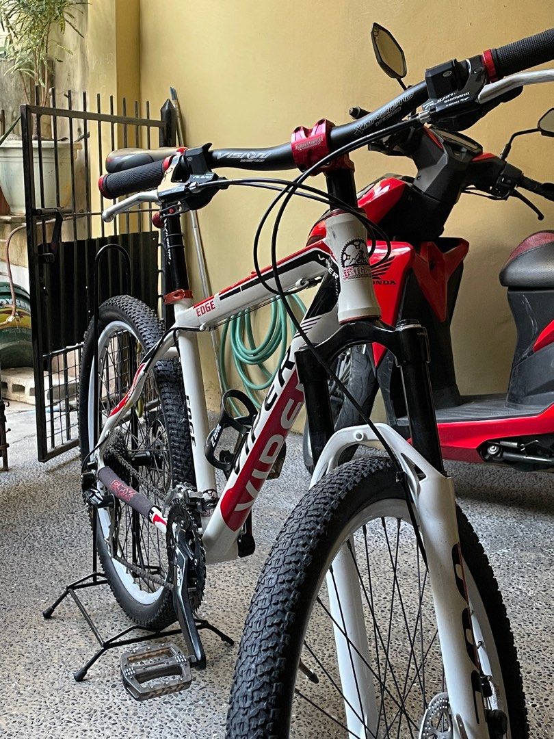 For sale 26er Mountain Bike Shimano Alivio Groupset Sports