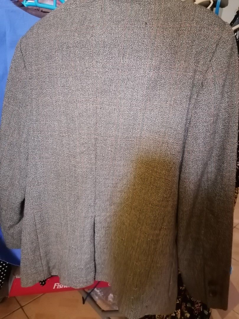 Formal coat (Category: Coats, Jackets and Outerwear) located in Caloocan City. Submitted by declutterstn (Listing ID 1230200817, Image 2). Description: Nice coat. Perfect pang byahe. Perfect kung ginawin ka or going s malamig na lugar . Used only once s US trip. Me inner lining. Rfs: malaki n s akin. Pumayat na ako. Shoulders 16 inches. Under armpit 18.5 length 26.5 inches.
