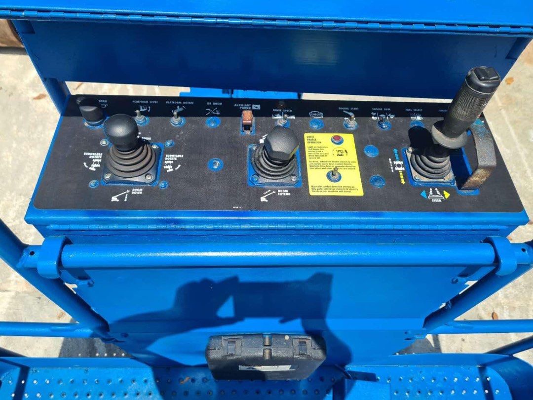 genie-boom-lift-commercial-industrial-industrial-equipment-on-carousell