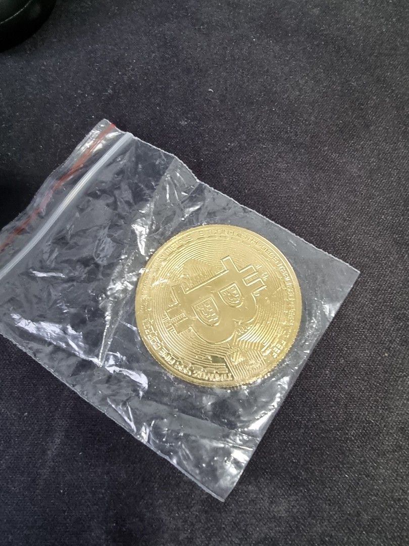 Gold plated Bitcoin Coin collectable, Hobbies & Toys, Memorabilia &  Collectibles, Currency on Carousell