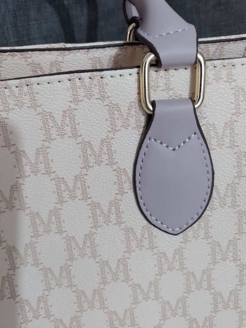 HANDBAG LARGE CAPACITY - WHITE (Category: Luxury Bags & Wallets) located in Taguig. Submitted by almamejia86577 (Listing ID 1230312491, Image 2). Description: HAND BAG LARGE CAPACITY IDEAL FOR OFFICE, SCHOOL OR ANY CASUAL OCCASSION ELEGANT AND CLASSY RETRO-LOOK.