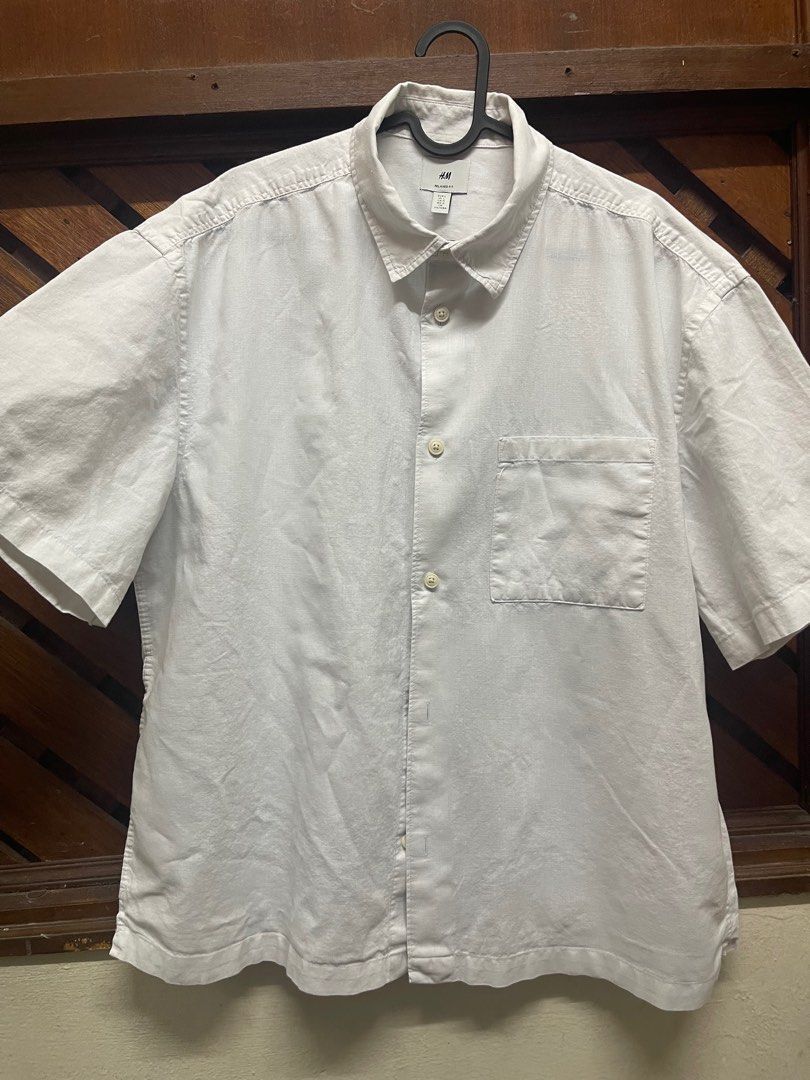 H&M (Category: Tshirts & Polo Shirts) located in Kuala Lumpur. Submitted by abuz_ashz (Listing ID 1230202621, Image 1). Description: Worn this few times but the size isn’t for me The size is EUR L but the cutting is kind of cropped a bit. If you are interested you can meet up in UIAM Gombak..