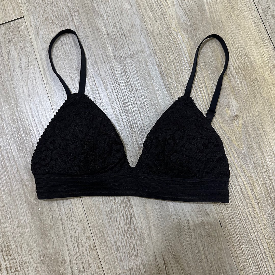 H&M Black Lace Bralette With Pad, Women's Fashion, New Undergarments &  Loungewear on Carousell