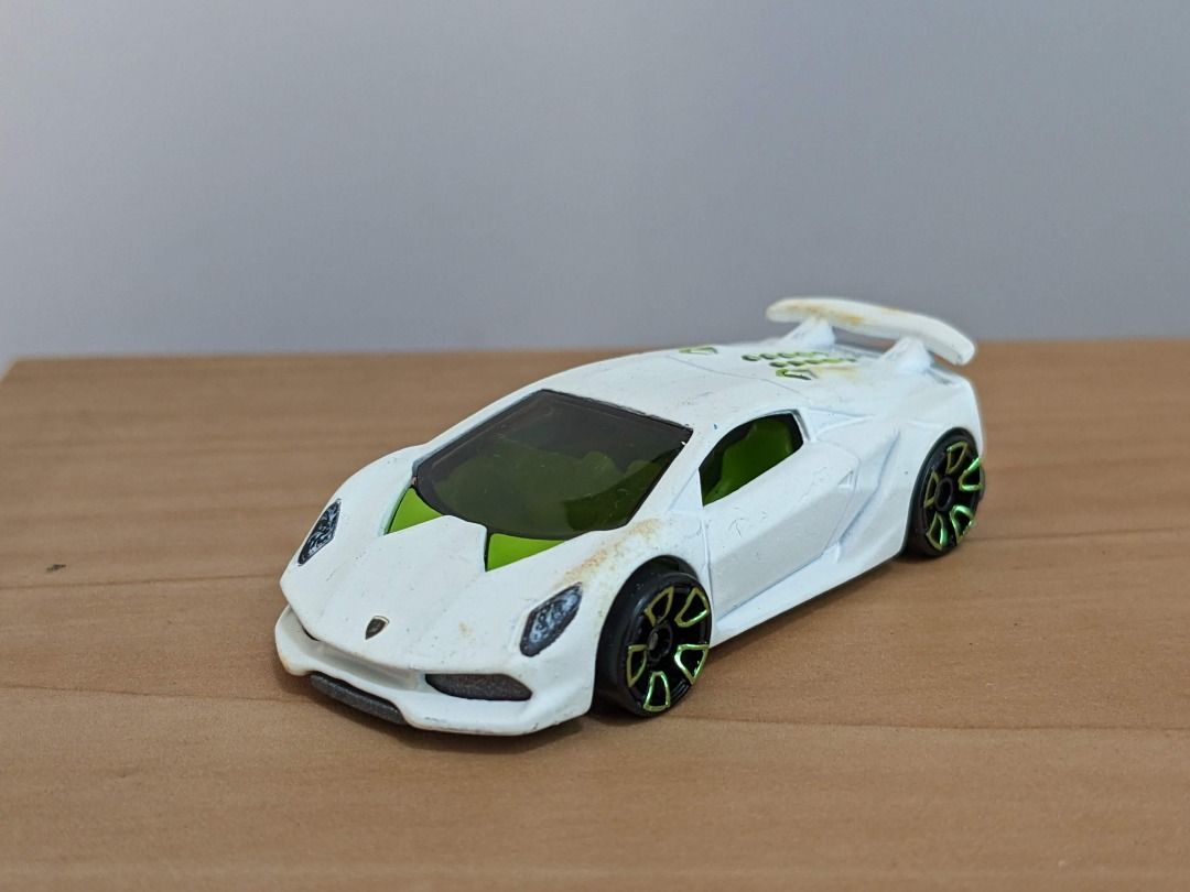 Hot wheels white lamborghini outlet