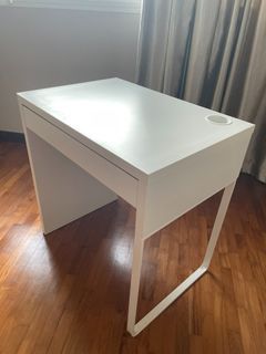 IKEA MICKE Study Table