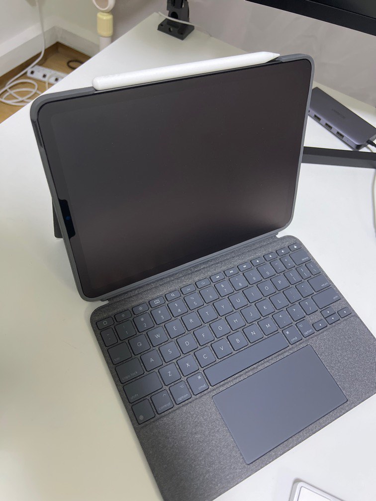 IPad Air 5 + Logitech keyboard + Apple pencil, Mobile Phones & Gadgets ...