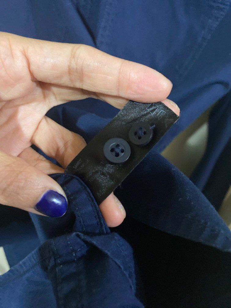 Kemeja kerja / kemeja pria merk executive size L Navy gelap / kemeja