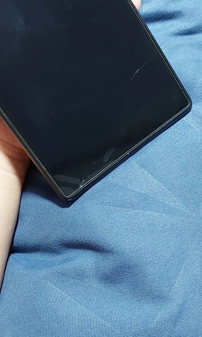 Lenovo Tab 7 Essential TB7304X 16GB Android Tablet CRACKED SCREEN