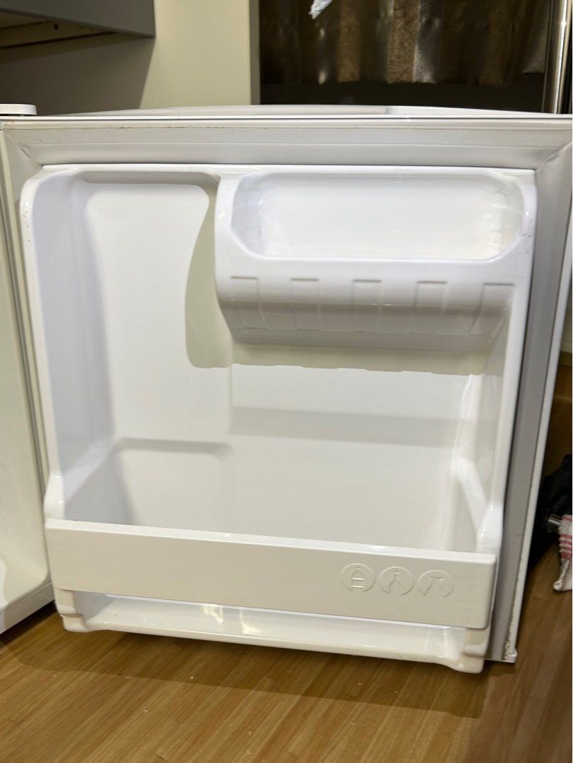 LG Mini Bar Fridge 45L, TV & Home Appliances, Kitchen Appliances