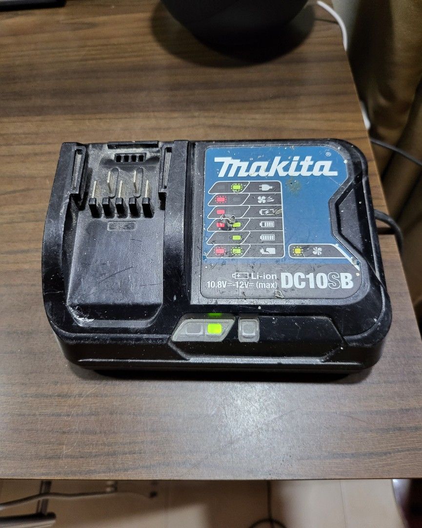 Makita DC10SB 10.8v 12v Lithium Battery Charger Furniture Home