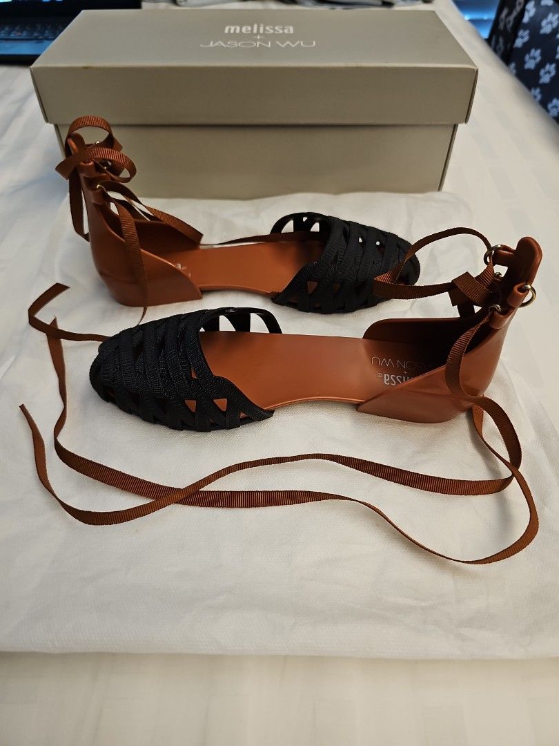Melissa jean sandal top