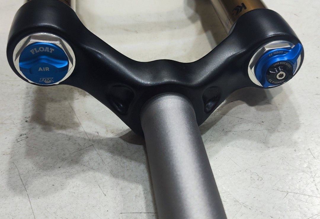 MTB Fox 32 fork wheel size 26" travel 100mm, Sports Equipment, Bicycles