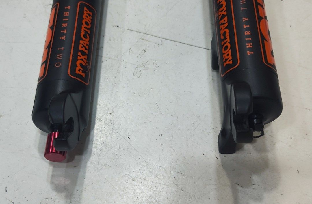 MTB Fox 32 fork wheel size 26" travel 100mm, Sports Equipment, Bicycles