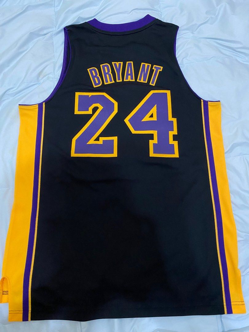 NBA湖人隊lakers傳奇球星Kobe bryant小飛俠好萊塢之夜24號黑曼巴adidas時期的球衣 照片瀏覽 2