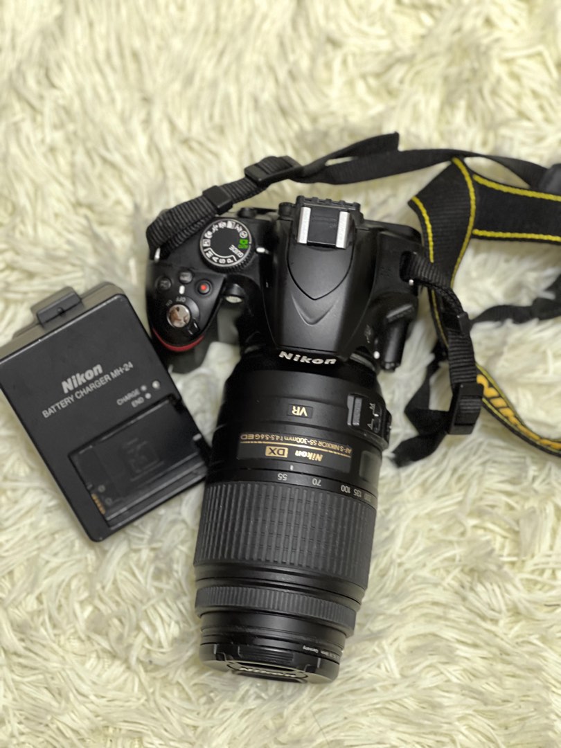 Nikon D3200 with zoom lens, Photography, Cameras on Carousell