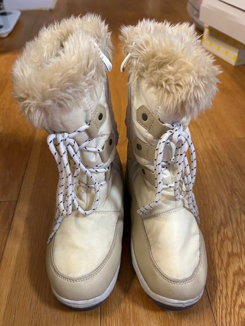 Nordic Girls Snow Boots size 2 suitable for 8 to 9 yr olds