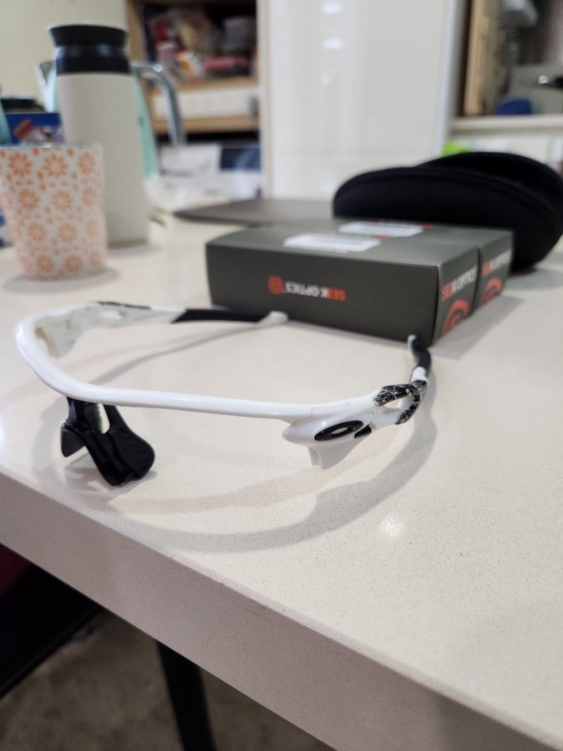 Oakley Radarlock with Replacement Lenses, Men's Fashion, Watches