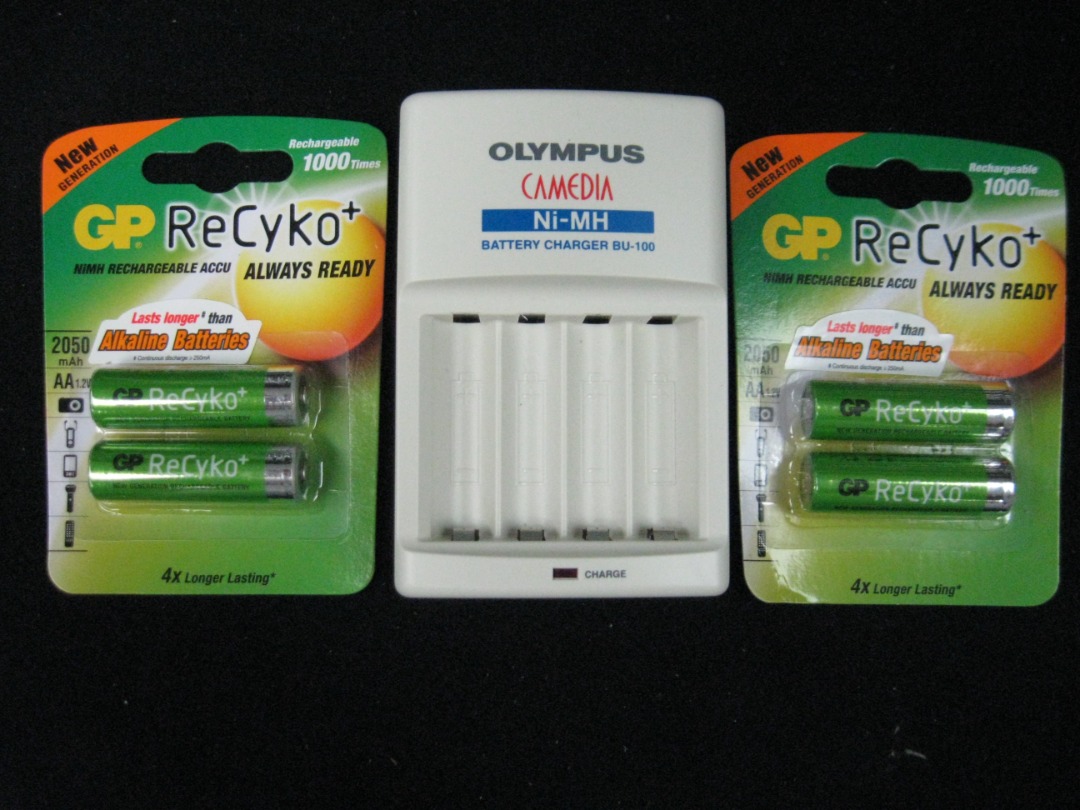 Olympus Battery Charger with 4x New GP Rechargeable Battery (Quick