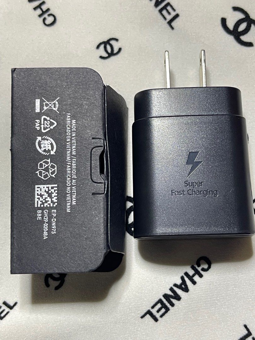 ORIGINAL 25w Samsung charger (Category: Cables & Chargers) located in Manila. Submitted by minecessories (Listing ID 1230347042, Image 3). Description: For sale Original 25w Samsung charger Type C to Type C Super fast charger Good as new Compatible to any samsung phone Pm me.