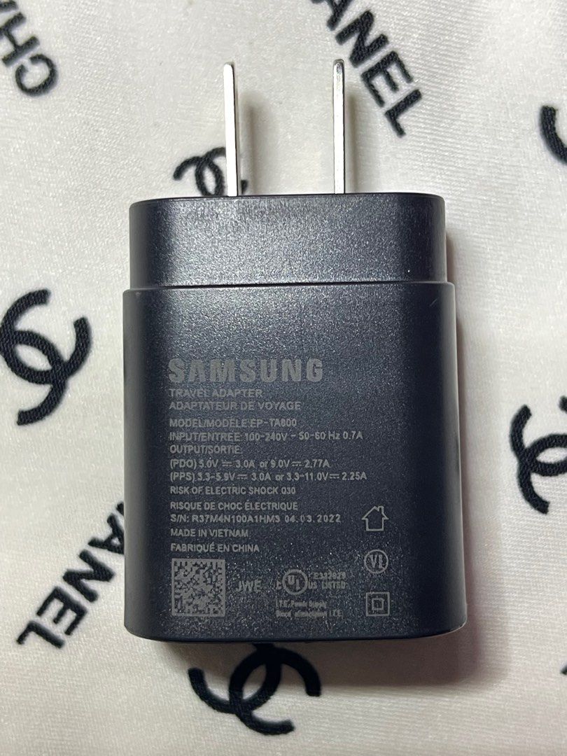 ORIGINAL 25w Samsung charger (Category: Cables & Chargers) located in Manila. Submitted by minecessories (Listing ID 1230347042, Image 2). Description: For sale Original 25w Samsung charger Type C to Type C Super fast charger Good as new Compatible to any samsung phone Pm me.