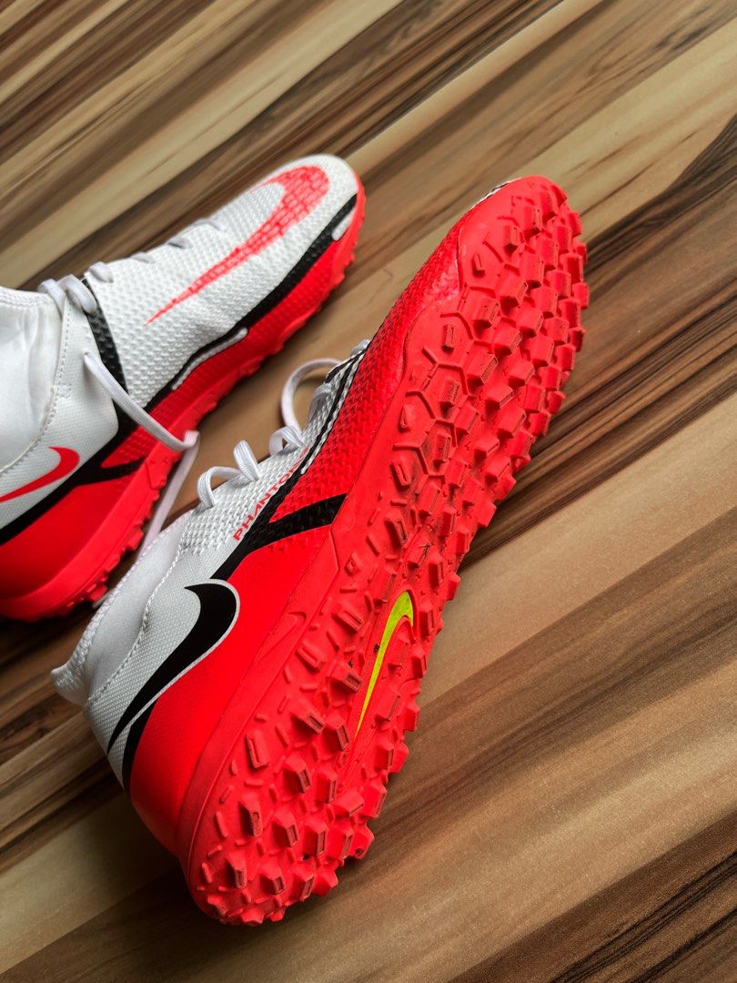Futsal best sale football boots