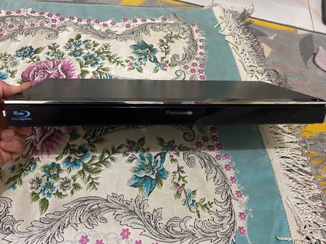 panasonic bluray disc player dmpbdt220, TV & Home Appliances, TV