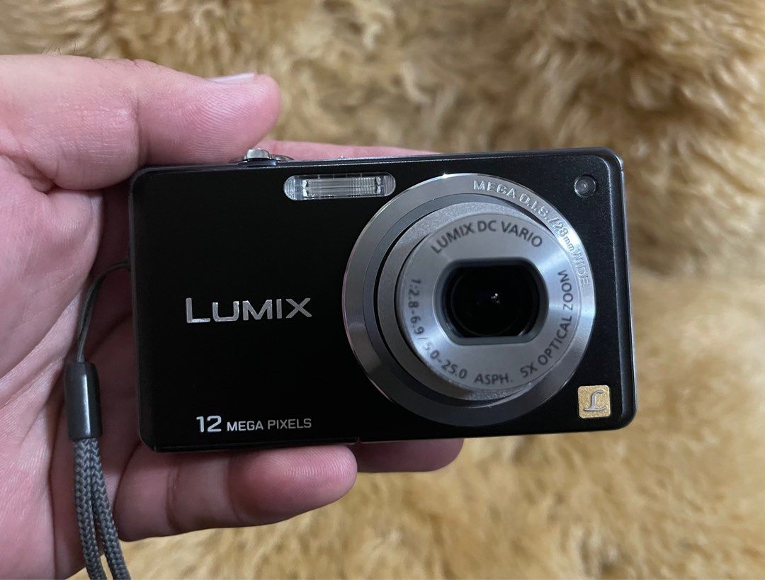 Panasonic Lumix DMCFS10 Digital Camera, Photography, Cameras on Carousell
