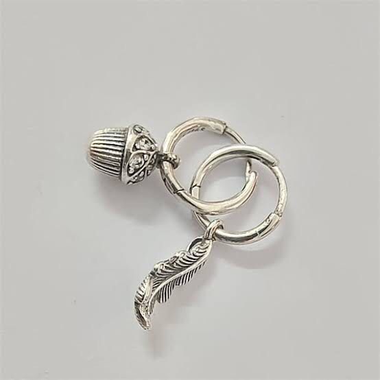 Pandora Acorn & Leaf Hoop Earrings, Women's Jewelry & Organizers, Carousell