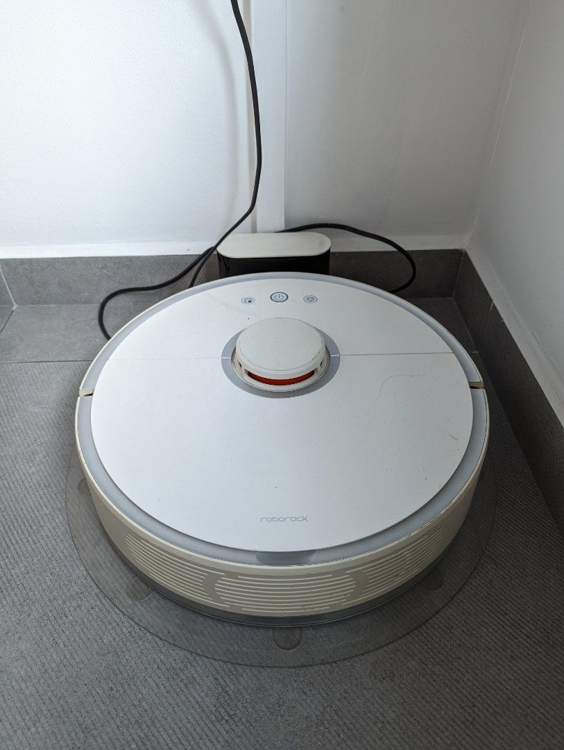 Roborock with mop function, TV & Home Appliances, Vacuum Cleaner