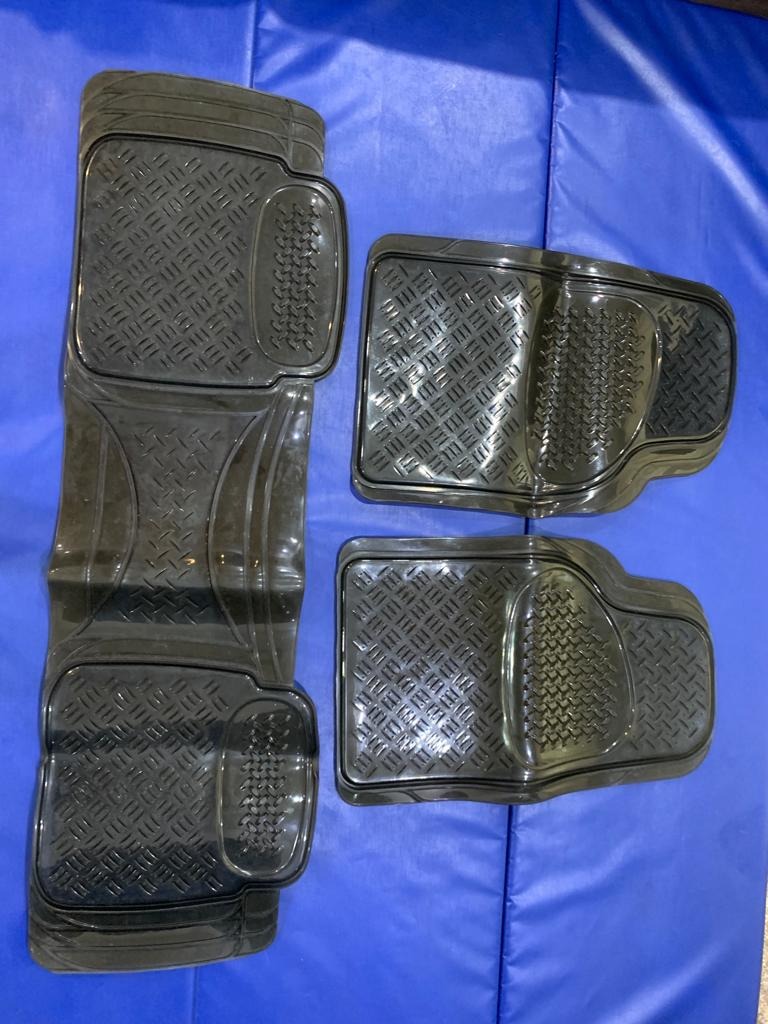 Rubber mats for Renault Scenic, Car Accessories, Accessories on Carousell