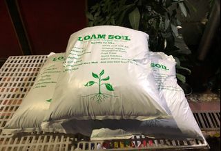 SACK OF LOAM SOIL - To Project 8 QC