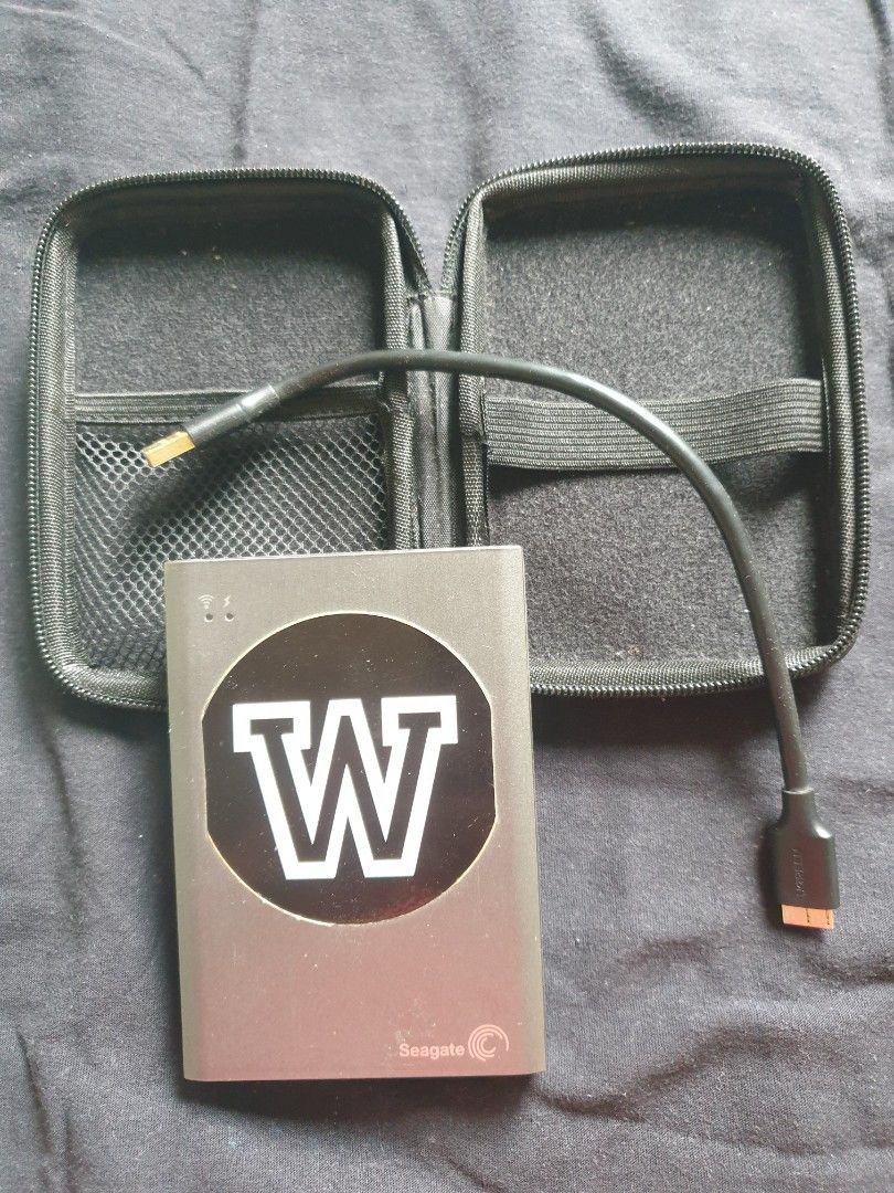 Seagate Wireless Plus 2TB (Category: Hard Disks & Thumbdrives) located in Batangas. Submitted by jheyy15 (Listing ID 1230226133, Image 2). Description: selling 2TB seagate wireless connection with case and cable.