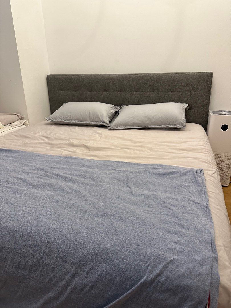 Simmons Bed Frame & Mattress, Furniture & Home Living, Furniture, Bed