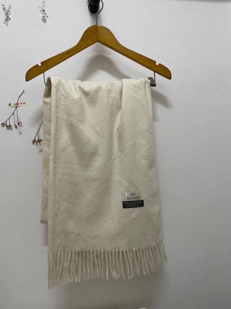 SKY cashmere in cream, Women's Fashion, Muslimah Fashion, Accessories on Carousell