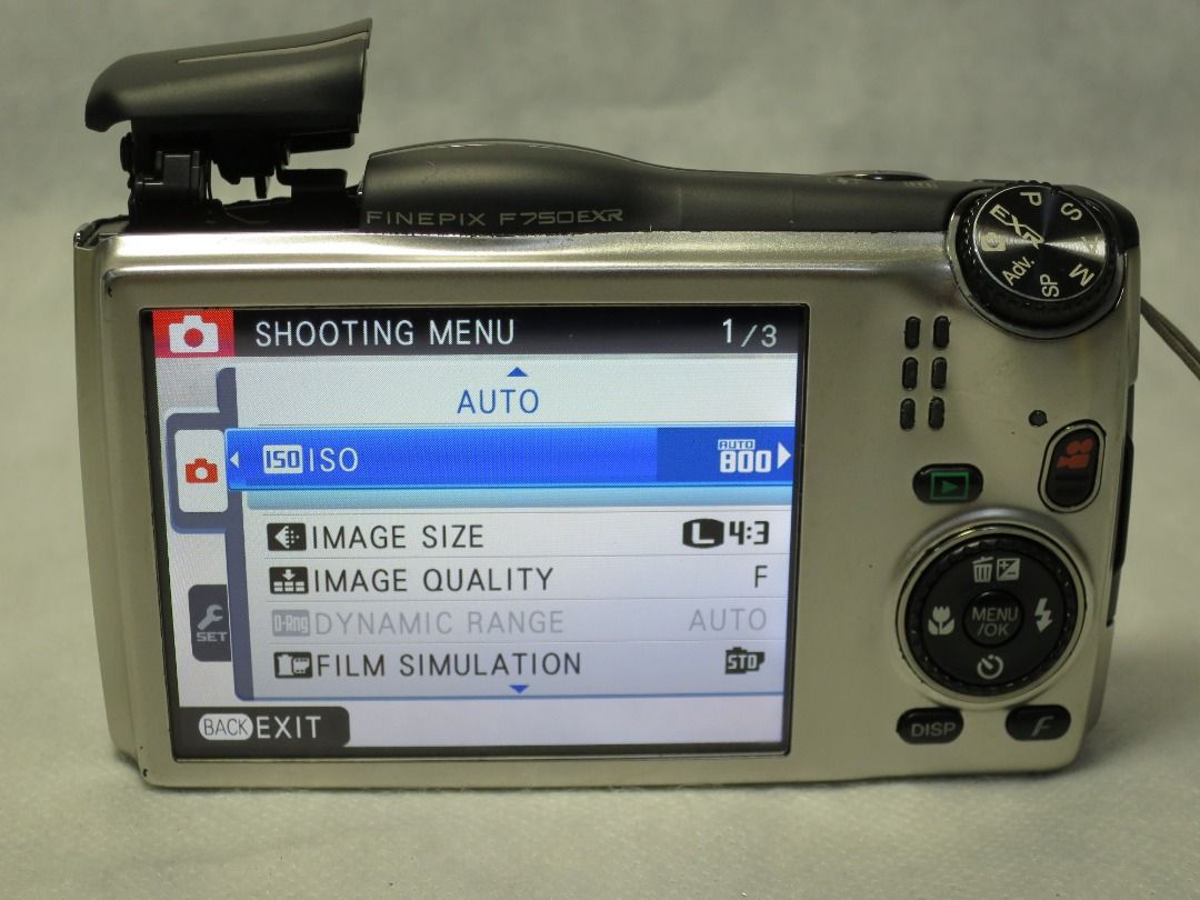 Fujifilm FinePix F750EXR, Photography, Cameras on Carousell