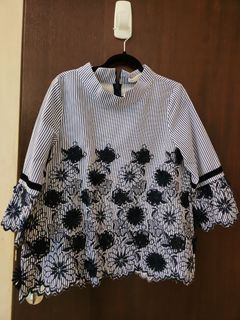 Stripes flower top