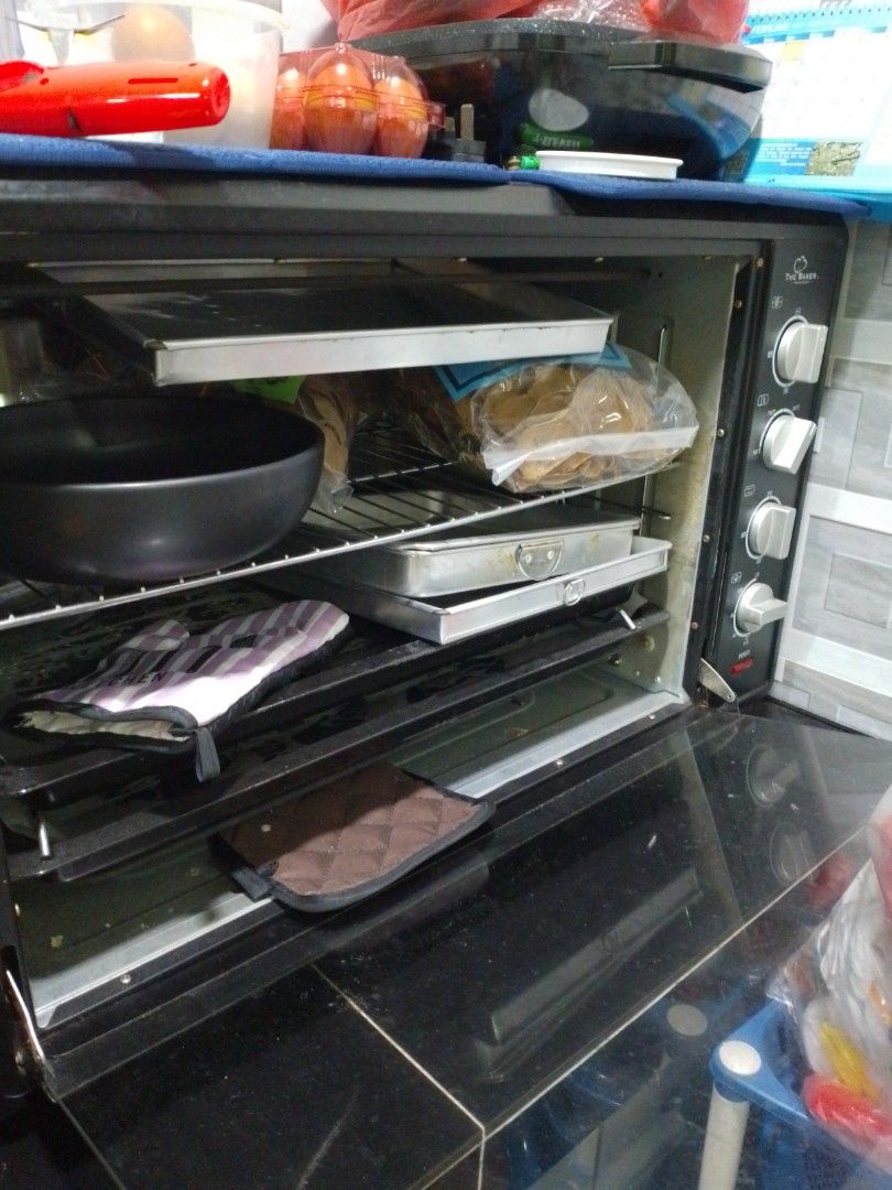 The Bakers Electric Oven 100L, Furniture & Home Living, Kitchenware