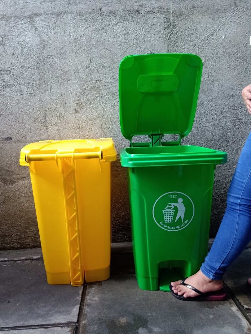 TRASH BIN WITH FOOT PEDAL, Furniture & Home Living, Cleaning & Homecare ...