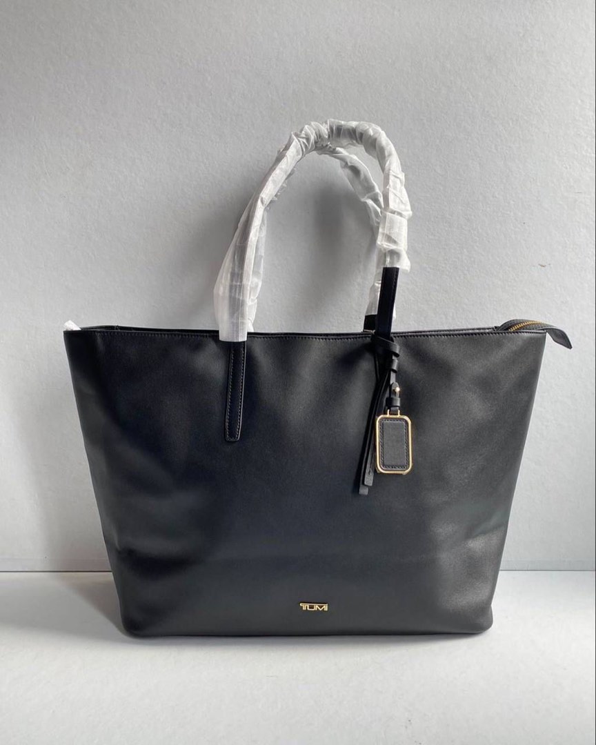Tumi Everyday Leather Tote Bag Black in GHW, Barang Mewah, Tas & Dompet