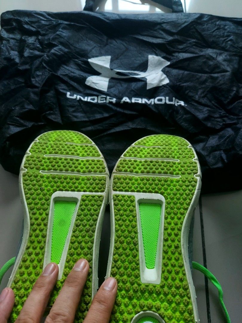 Under Armour Mens Hovr Green Pastel 7.5uk Rm85 9.9 10 not Original box and zipper bag