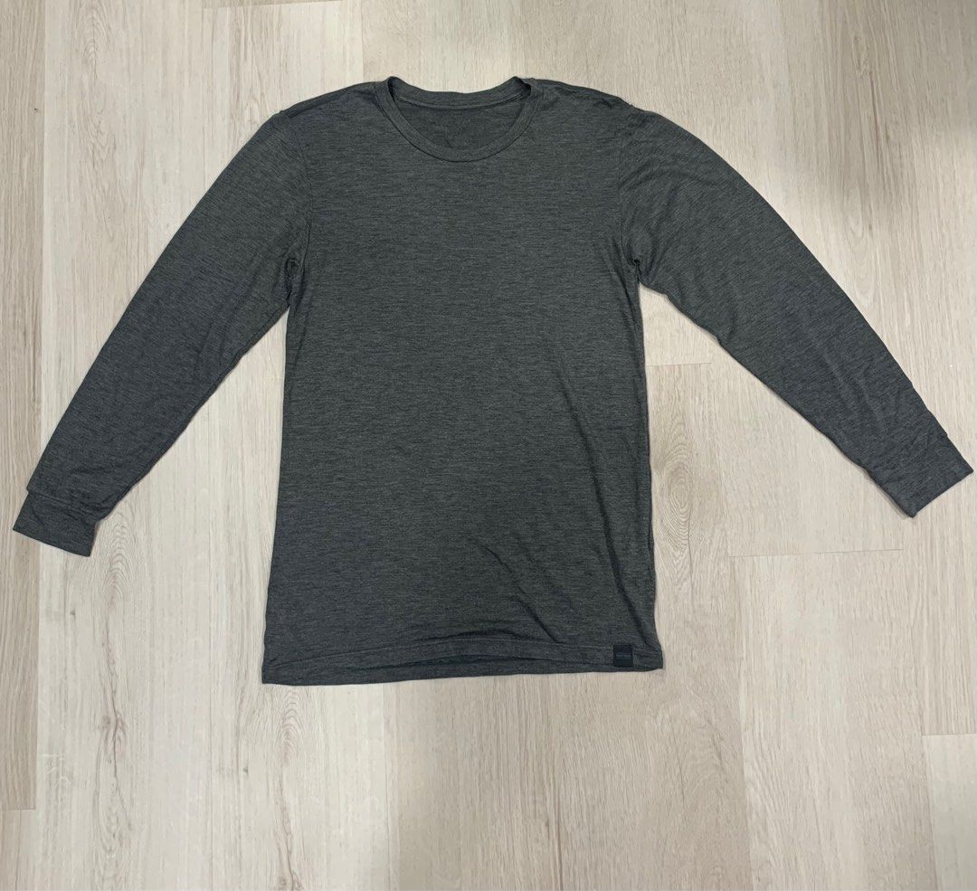 UNIQLO HEATTECH INNERWEAR GREY SET, Men's Fashion, Activewear on Carousell